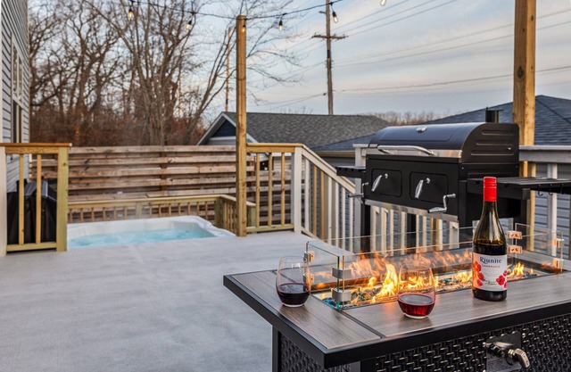 Sheridan 4-Home Combo | 4 Hot Tubs + 18BR by Beach