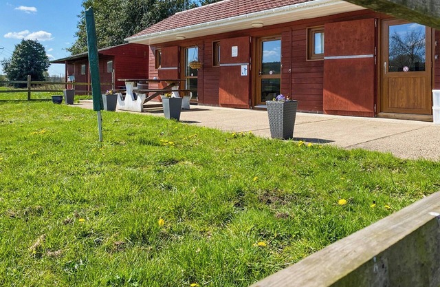 1 bedroom accommodation in Kings Clipstone, near Mansfield