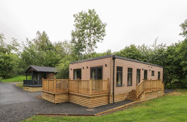 SHETLAND, family friendly, with hot tub in Cartmel