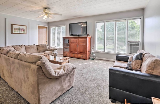 NEW! Shickshinny Apt w/ Yard ~ 9 Mi to State Park!