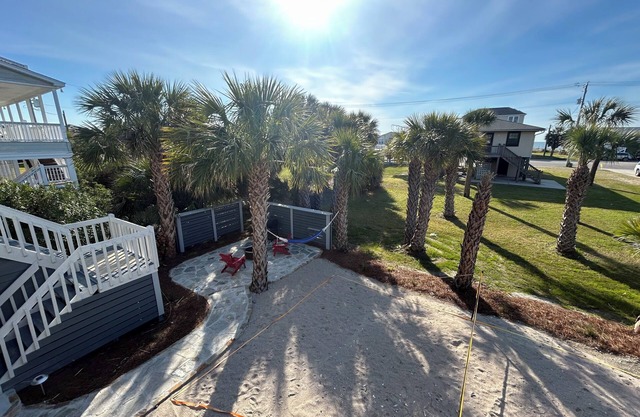SHIP HAPPENS 5 BEDROOM HOUSE WITH OCEAN VIEW GOLF CART, VOLLEYBALL 3 OUTDOOR TVS