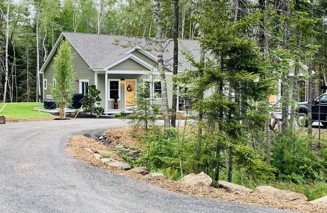 Shipbuilder's Retreat, Unit 2, Sleeps 6, 5 minutes to Harbor