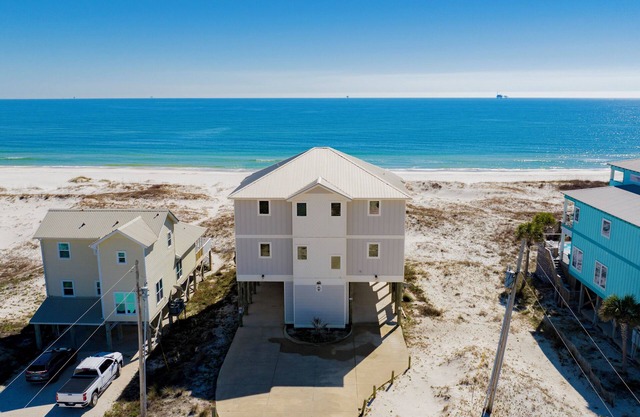 Shipwrecked - Pet-Friendly, Beachfront w/ Private Heated Pool & Elevator