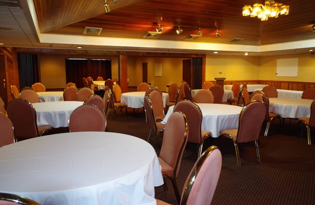 Shiretown Inn & Suites