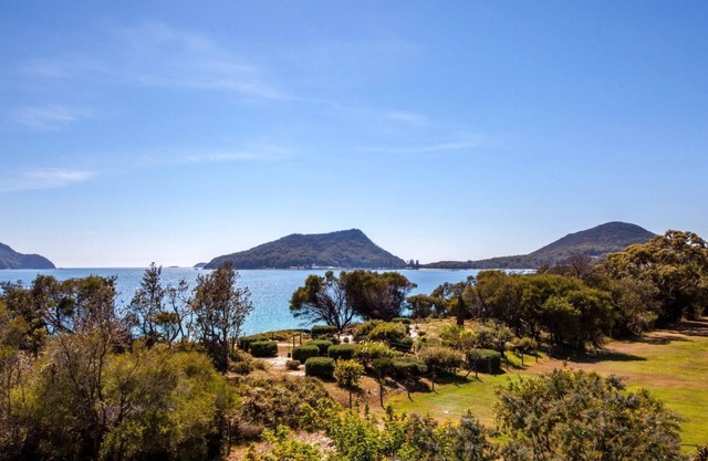 Shoalhaven 4 28 Voyager Cl - waterfront unit with stunning views and Wifi