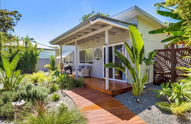 Shoaly House Cottage - A charming coastal escape