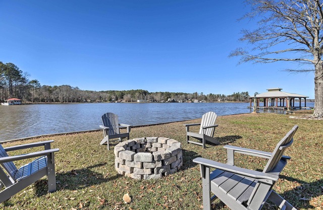 Shoreline Home w/ Boat Dock & Fire Pit in Shelby!