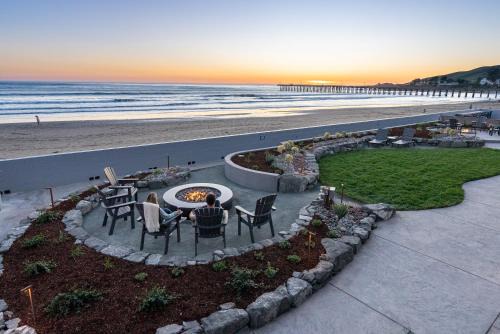 Shoreline Inn.on the beach