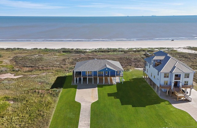 Beachfront/Elevator/LuxuryRemodel/near Surfside Beach/Fishing/Concierge Services