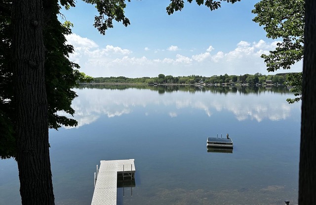 Shorewood Beach House ~ Rassemblez-vous, détendez-vous, profitez-en!