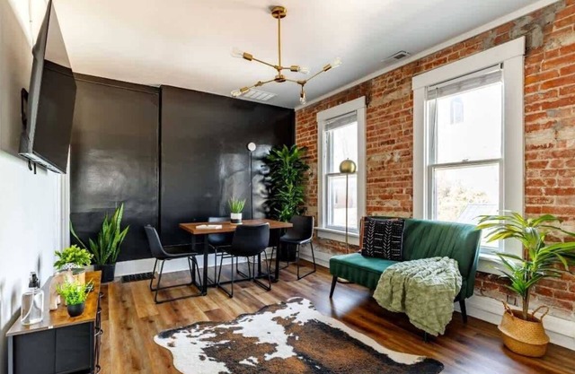 Jungle Crest🌿 - Short North Downtown Free Parking Near Nationwide & Convention Center!