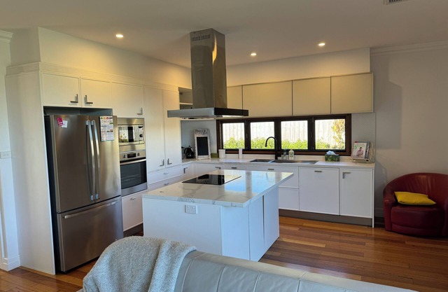 Short stroll into town - fully renovated 3 bedroom house.Make yourself at home.