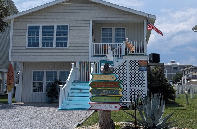 Short walk to the beach Dog friendly too! Docking for boaters!
