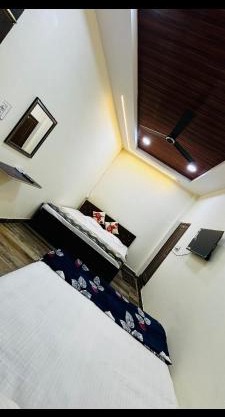 Shree nidhi comfort stay MAHAKAL ki krupa ujjain