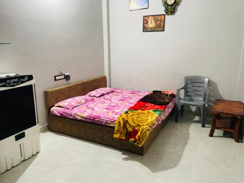 ShReE ShAyM hOmE sTaY