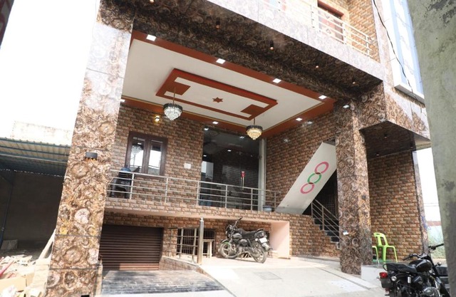 Shri Laddu Gopal Guest House