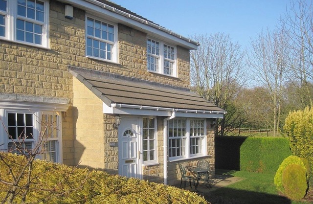 5* House, spacious open plan living, private garden