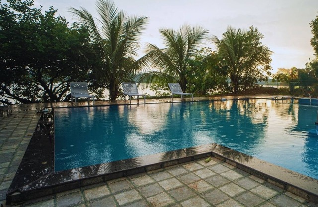 Shvas Island Resort