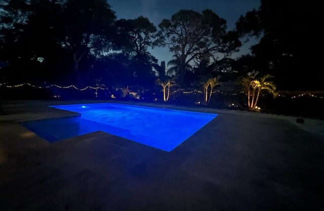 Siesta Key Palm Paradise with Heated Saltwater Pool