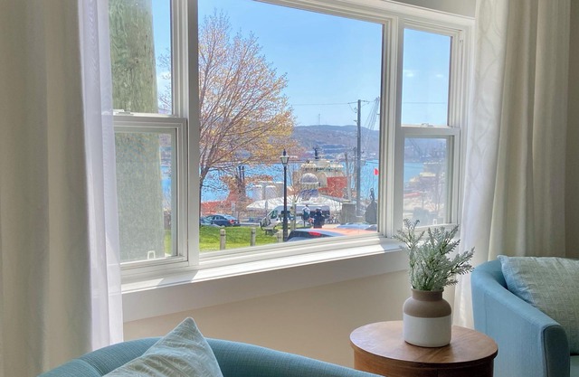 Signal Hill Elegance | 3Bd | A/C | Hiking