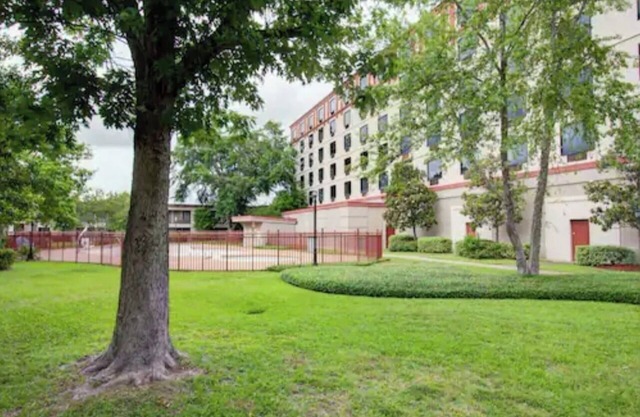Signature Hotel