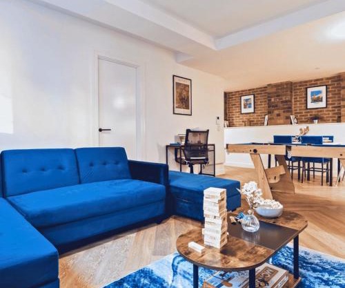 Signature Suite- City Centre, Canal, Pool Table, Netflix Sleeps 7