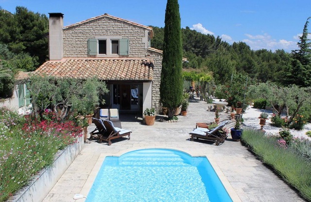 Silence and breathtaking views over the most beautiful village of Provence