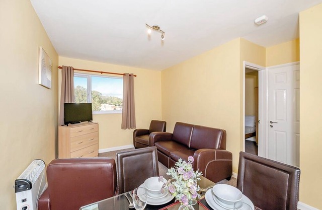 Silver 2 Bedroom Apartment Pet