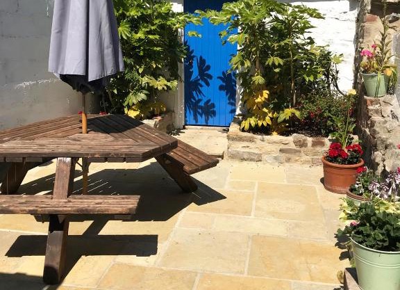 Silver Cottage, Central Lyme Regis, No Car Required, Dogs Welcome