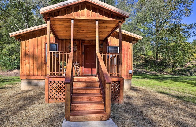 Silver Creek Cabin w/ Hiking < 1 Mi to Town!