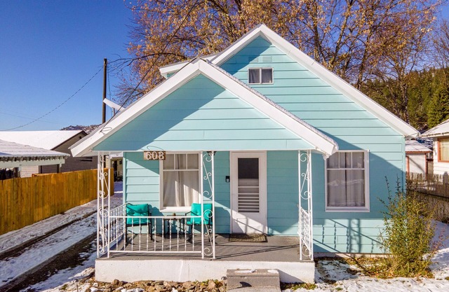 Silver Miner's Bungalow - Ski, Golf, Bike, Fish+