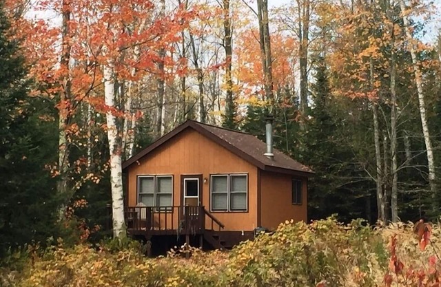 Cabine Studio avec accès au lac Supérieur de l'autre côté du chemin Big Bay