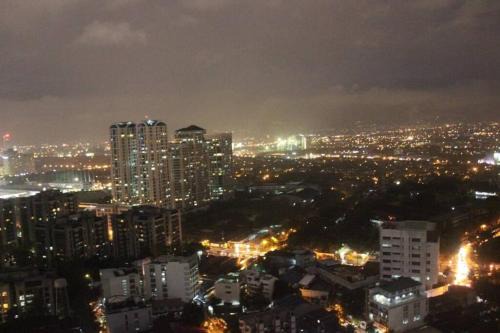 Simple Ortigas Suite w/ City View, & Pool 3017