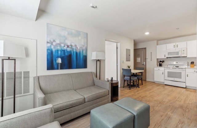 Simplicity At the Rim 1405 I Comfy 1 Bed 1 Bath