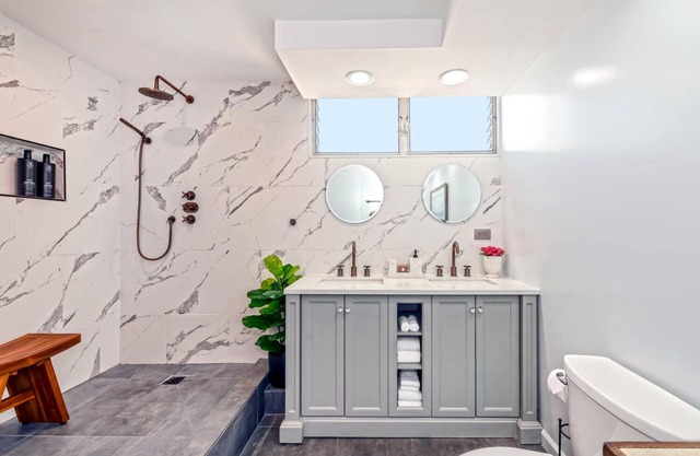 Simply Beautiful Waikīkī Apartment
