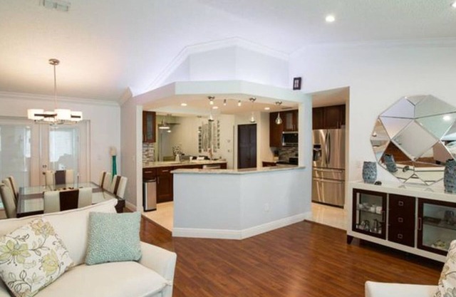 C'est une simple maison moderne et familiale