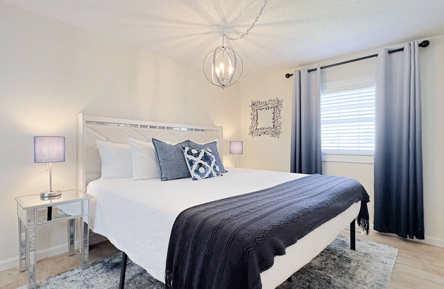 Quick and Easy Stay ~ Clean, Quiet, Comfortable