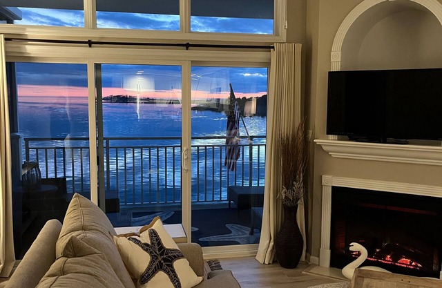 Tout simplement le meilleur ... Magnifique condo avec vue sur la baie de Chesapeake.