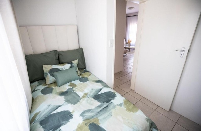 1 Bedroom Guest Room No Loadshedding Shared House
