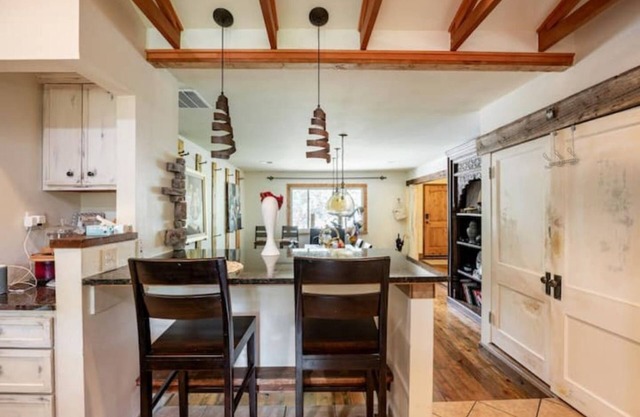 Single level home (+basement) near Old Town & CSU
