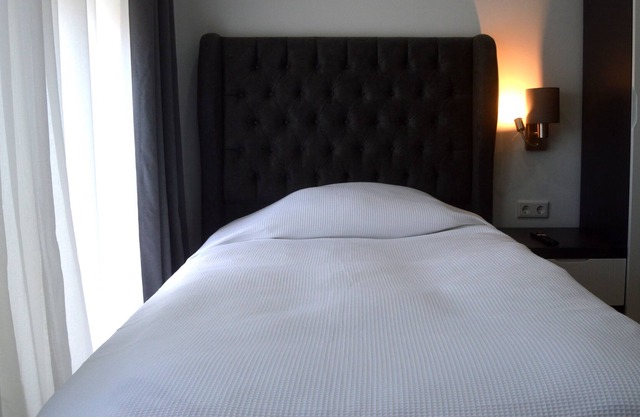 Chambre Simple-Salle de bain privée séparée-Balcon