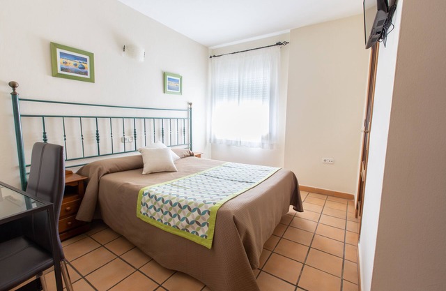 Chambre Simple-Salle de bain privée séparée