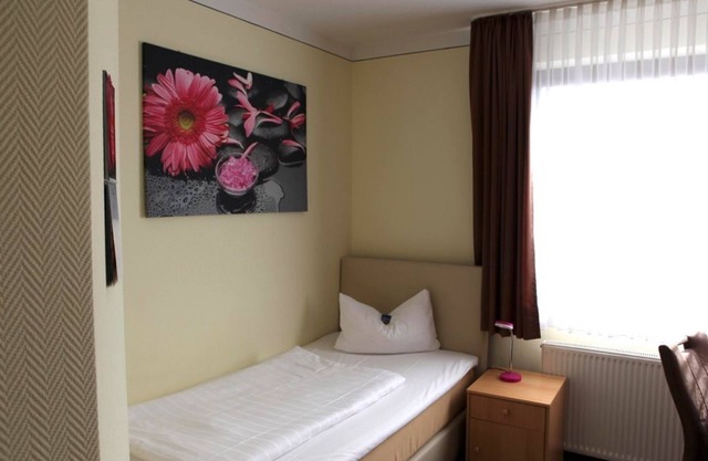 Chambre simple, douche / WC, TV - Landhotel Karrenberg