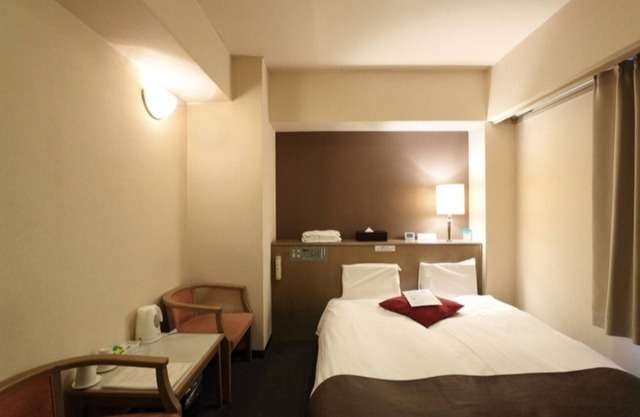 Single Room Smoking / Osaka Ōsaka