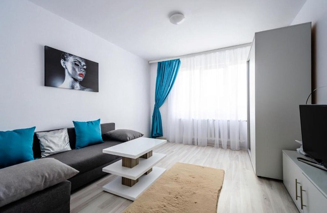 Single room with private bath apartment