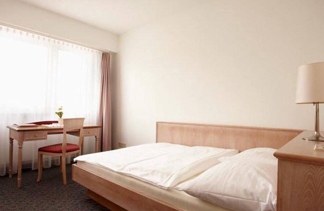 Chambre simple avec douche ou Salle de bain, WC - Amadeo Hotel Schaffenrath