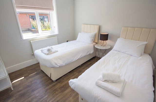 2 bedroom accommodation in Rookley Village