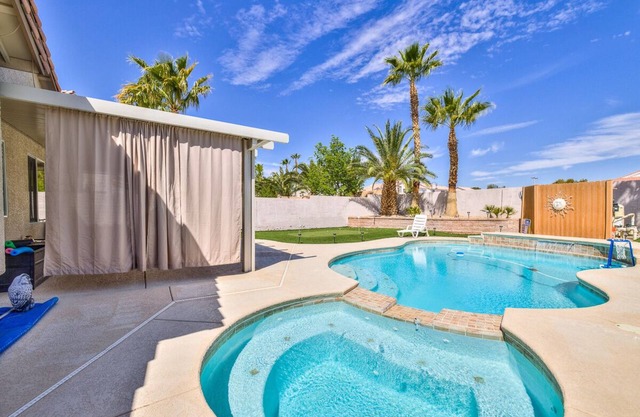 Single Story Home with Heated Pool & Spa in Summerlin, Lakes and Red Rock Casino