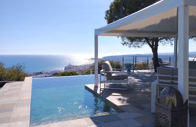Sitges Spaces Sea View Villa-6 chamb/5 bains/2 piscines/Vue sur la mer /12 pers.