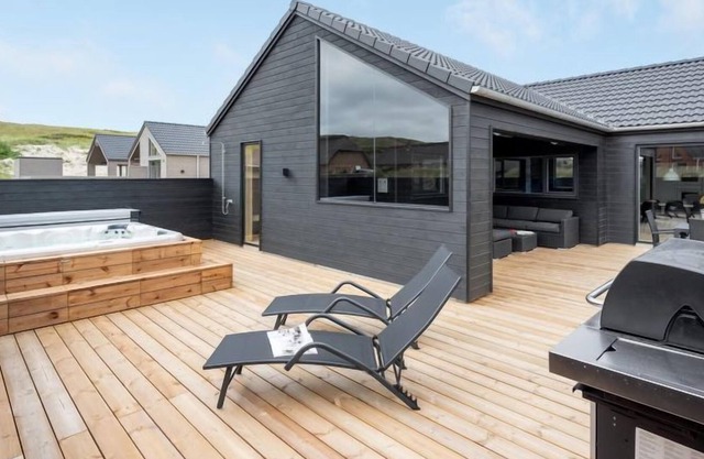"Sitka" - 3.5km from the sea by Interhome
